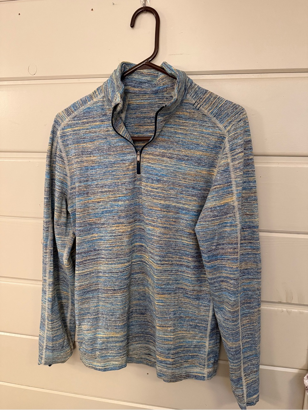 Lululemon pullover. Appx size men’s med women’s large  PTP 18